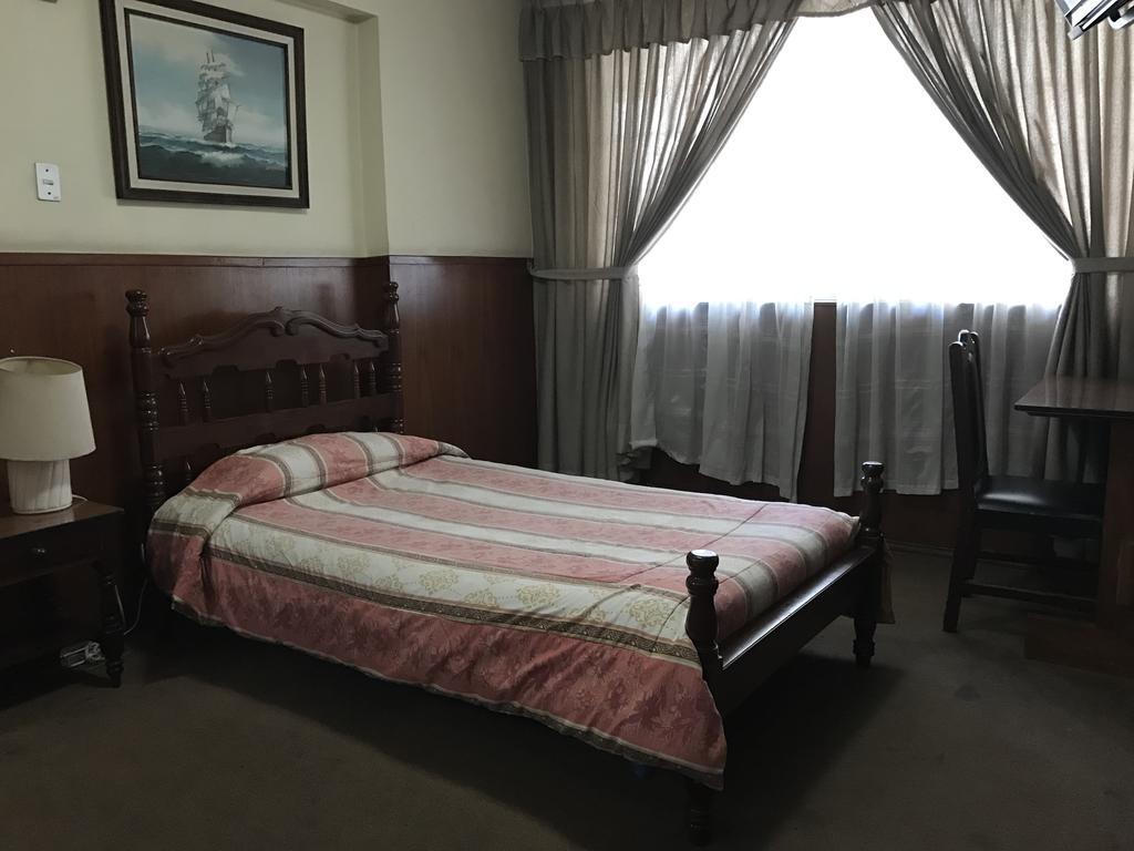 Hotel Majestic กีโต ภายนอก รูปภาพ